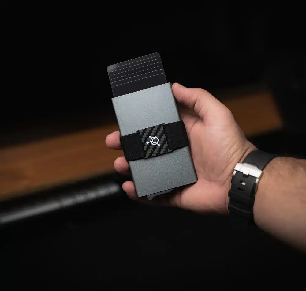 Code 118 Wallet 17